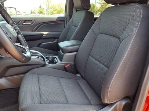 Used 2024 Chevrolet Colorado LT w/ LT Convenience Package II AWD/4WD image 3