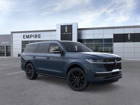 New 2026 Lincoln Navigator Reserve w/ Jet Appearance Package AWD/4WD image 7