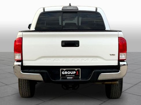 Used 2017 Toyota Tacoma SR5 w/ Tow Package image 5