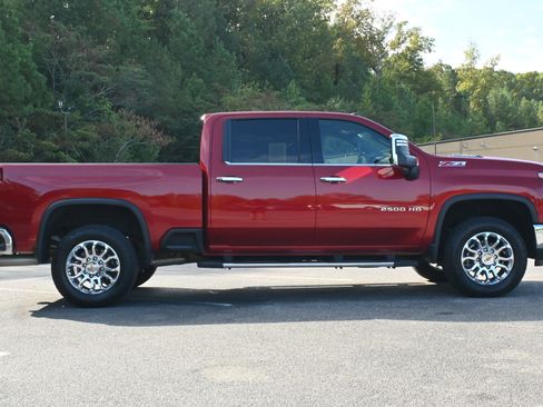 Used 2024 Chevrolet Silverado 2500 LTZ w/ LTZ Plus Package image 10