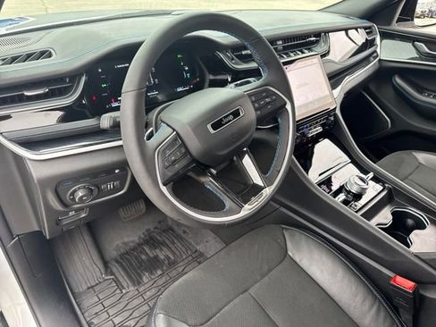 Used 2024 Jeep Grand Cherokee Trailhawk image 21