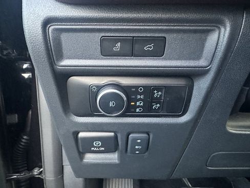 Used 2024 Ford Expedition Limited image 17