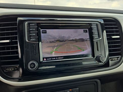 Used 2017 Volkswagen Beetle 1.8T Classic image 24