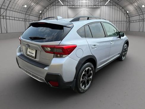 Used 2021 Subaru Crosstrek 2.0i Premium image 5