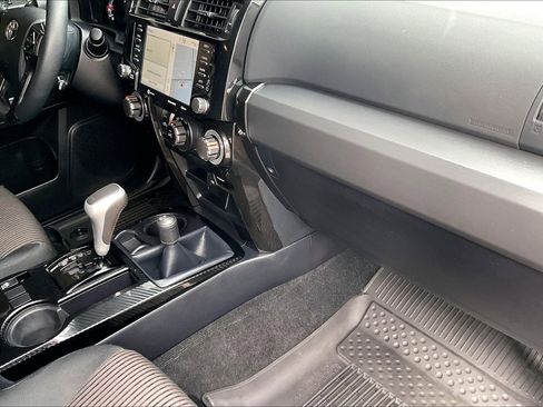 Used 2024 Toyota 4Runner TRD Off-Road image 18