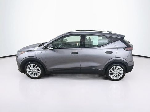 Used 2022 Chevrolet Bolt EUV LT w/ Comfort Package FWD image 8