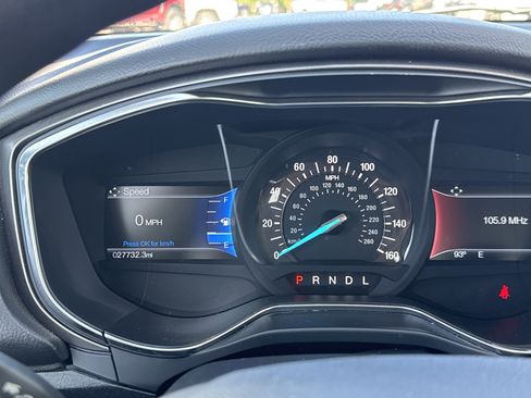 Certified 2017 Ford Fusion SE w/ Fusion SE Technology Package FWD image 18