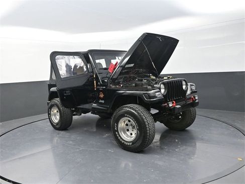 Used 1998 Jeep Wrangler Sahara image 31