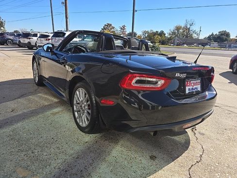 Used 2019 FIAT 124 Spider Classica w/ Technology Group image 21