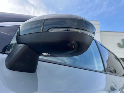 Used 2023 Nissan Rogue Platinum w/ Platinum Premium Package FWD image 11