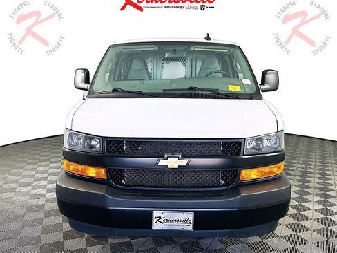 Used 2024 Chevrolet Express 2500 image 2
