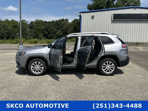 Used 2021 Jeep Cherokee Latitude image 31