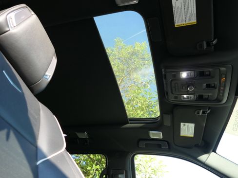 Certified 2021 Cadillac Escalade ESV Sport w/ Driver Assist Tech Package image 29