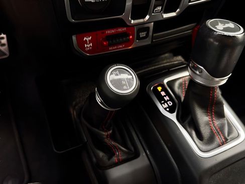 Used 2020 Jeep Wrangler Unlimited Rubicon AWD/4WD image 14