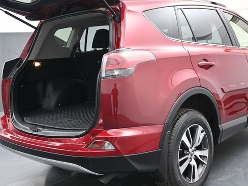 Used 2018 Toyota RAV4 XLE w/ Plus Extra Value Package AWD/4WD image 12