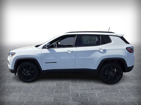 New 2026 Jeep Compass Latitude image 3