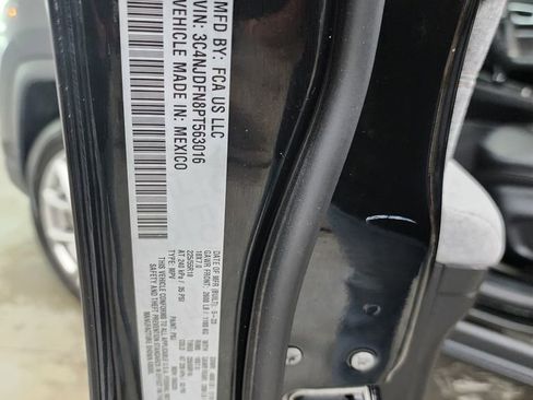 Used 2023 Jeep Compass Latitude AWD/4WD image 39