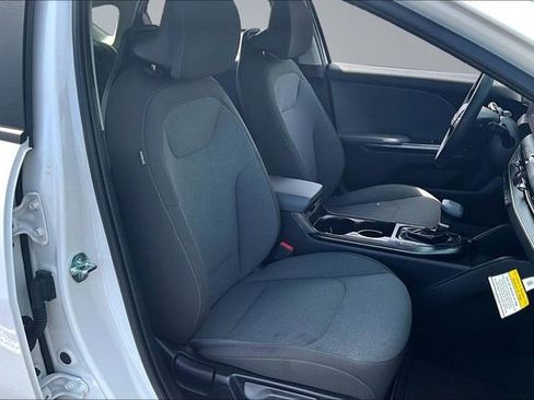 Used 2025 Kia K4 LXS image 26