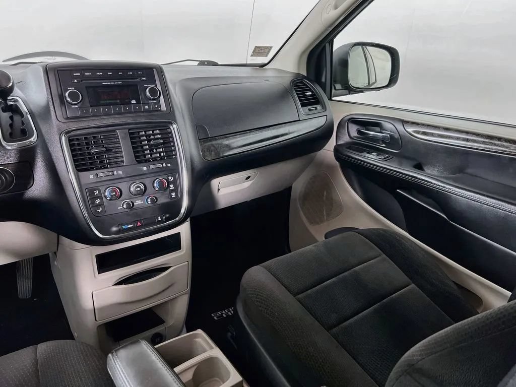 Used 2013 Dodge Grand Caravan SE FWD image 21