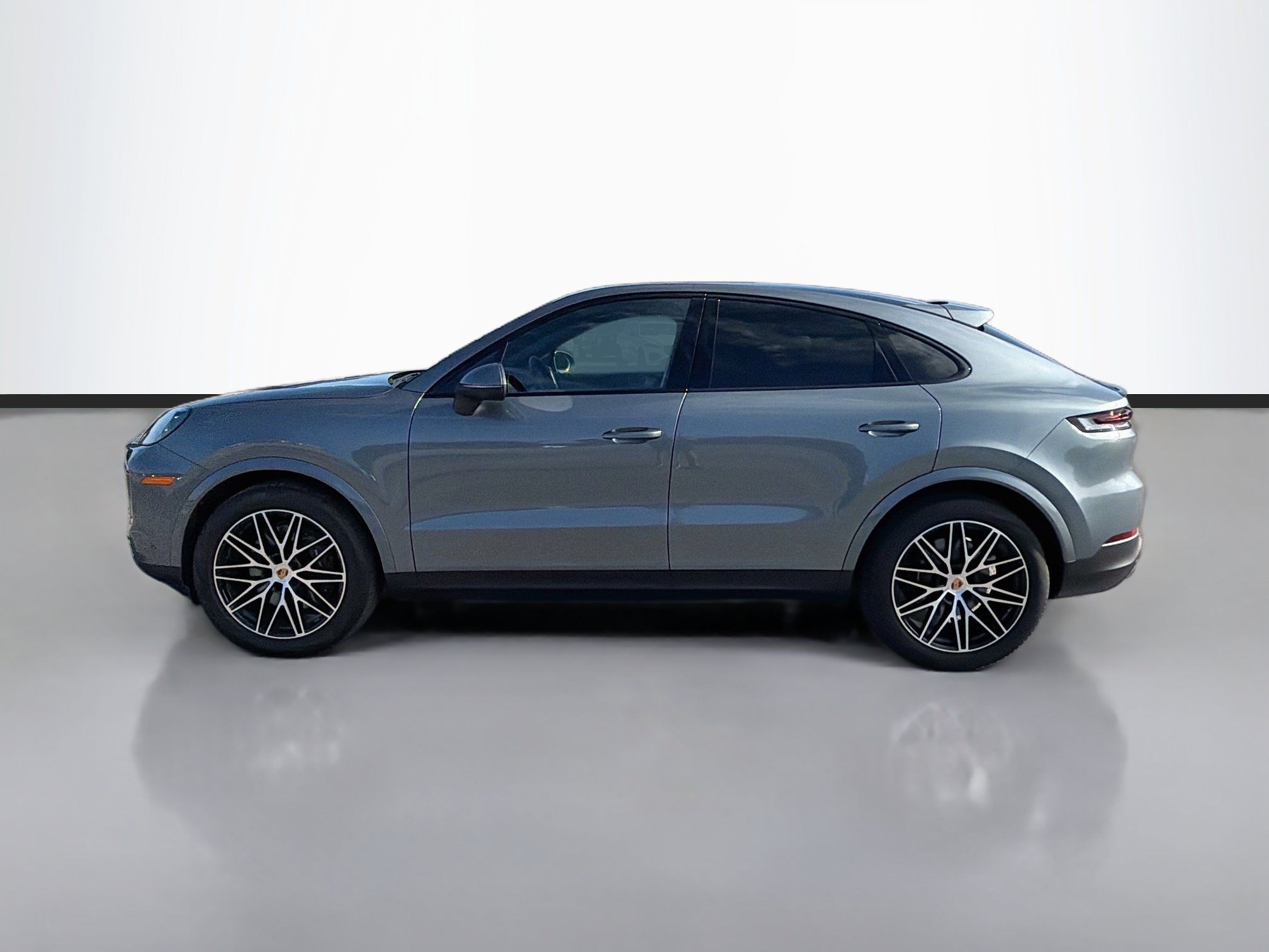 Used 2026 Porsche Cayenne Coupe AWD/4WD image 2