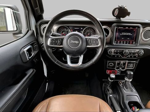 Used 2020 Jeep Gladiator Rubicon AWD/4WD image 6