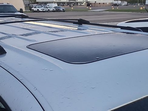 Used 2012 GMC Yukon XL SLT image 2