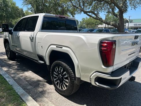 Used 2024 GMC Sierra 2500 Denali w/ Denali Reserve Package AWD/4WD image 8