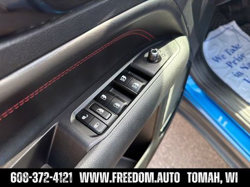 Used 2025 Jeep Compass Trailhawk AWD/4WD image 11