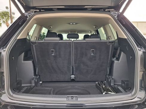 Used 2025 Volkswagen Atlas SE FWD image 27