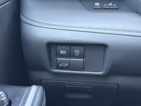 Certified 2024 Toyota Highlander LE AWD/4WD image 13