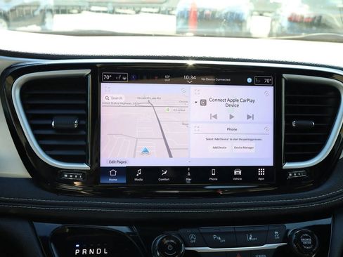 Used 2025 Chrysler Pacifica Limited FWD image 23