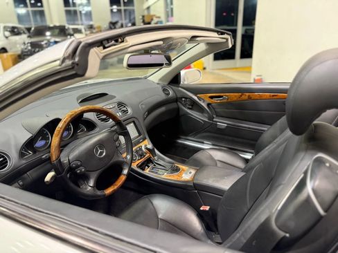Used 2008 Mercedes-Benz SL 550 w/ P1 Pkg image 22