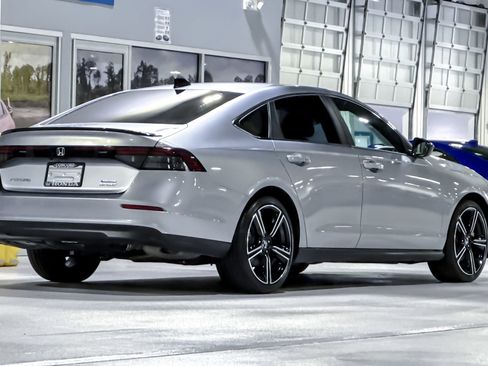 Used 2025 Honda Accord Sport image 8