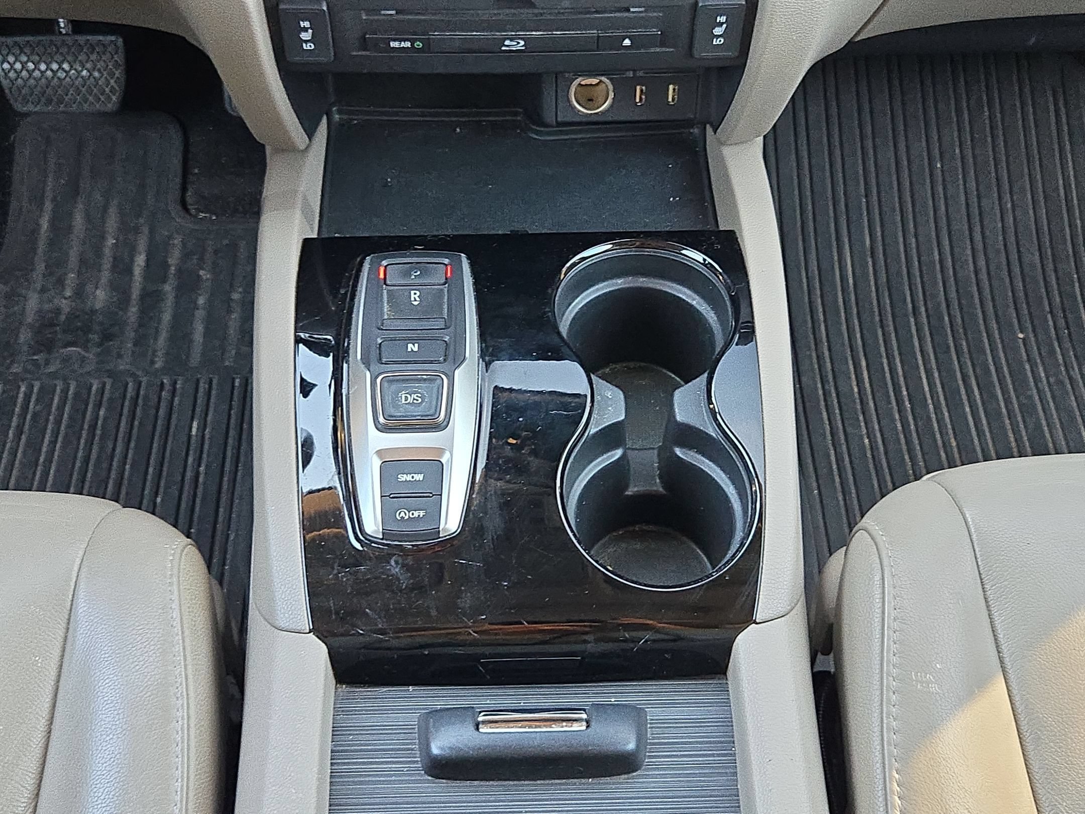 Used 2016 Honda Pilot Touring image 19