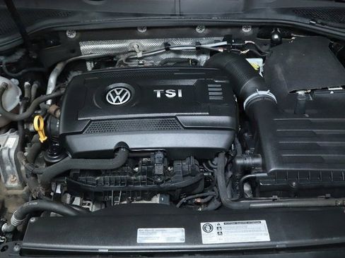 Used 2015 Volkswagen Golf S image 33