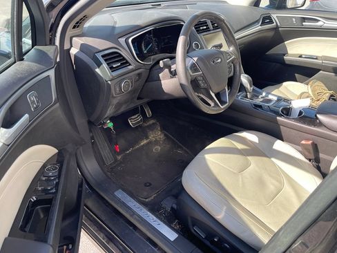 Used 2014 Ford Fusion Titanium FWD image 5