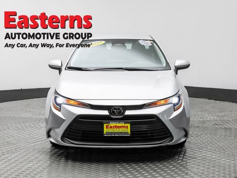 Used 2024 Toyota Corolla LE image 2