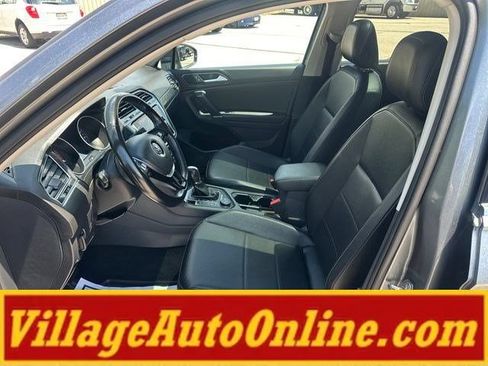 Used 2018 Volkswagen Tiguan SEL AWD/4WD image 12