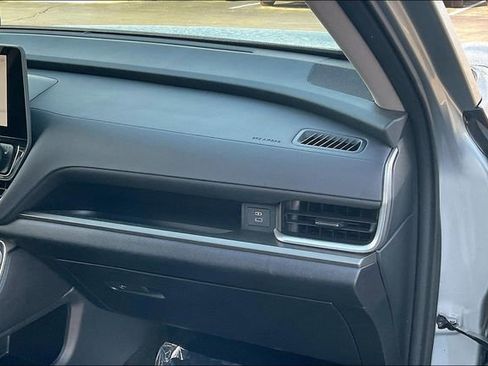 Used 2024 Toyota Grand Highlander AWD image 16