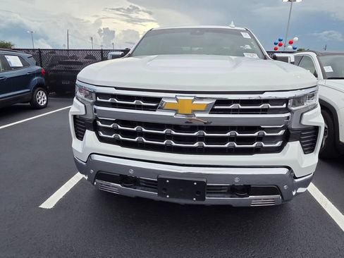 Used 2024 Chevrolet Silverado 1500 LTZ AWD/4WD image 5