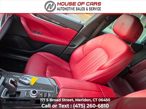 Used 2017 Maserati Levante AWD/4WD image 34