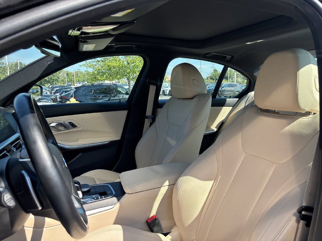 Used 2021 BMW 330i xDrive Sedan AWD/4WD image 10