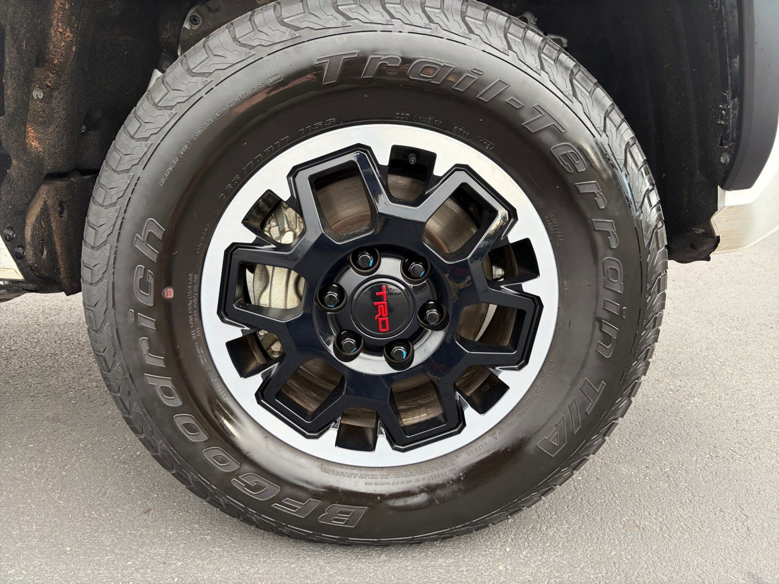 Used 2024 Toyota Tacoma TRD Off-Road AWD/4WD image 30