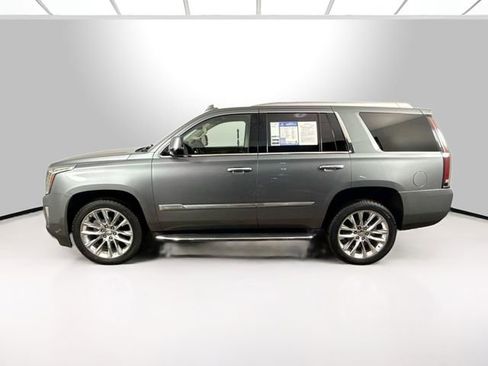 Used 2020 Cadillac Escalade Luxury image 2
