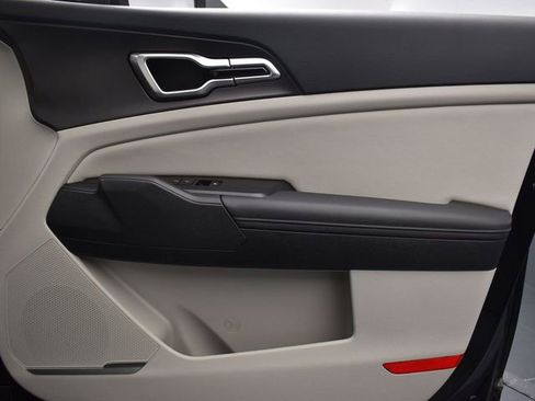 Certified 2026 Kia Sportage EX w/ EX Panorama Roof Package image 13