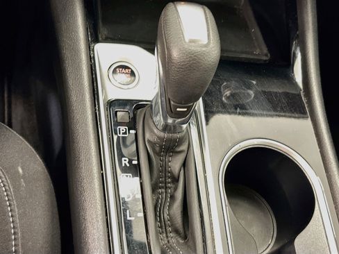 Used 2024 Nissan Altima 2.5 SV FWD image 24