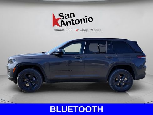 New 2025 Jeep Grand Cherokee Altitude RWD image 5