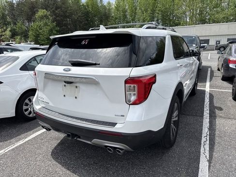 Used 2020 Ford Explorer Platinum w/ Premium Technology Package image 18