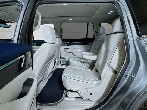 New 2026 Buick Enclave Avenir w/ Super Cruise Package image 13