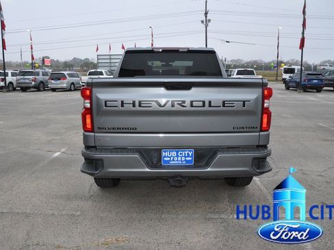 Used 2022 Chevrolet Silverado 1500 Custom w/ LPO, Dark Essentials Package image 4